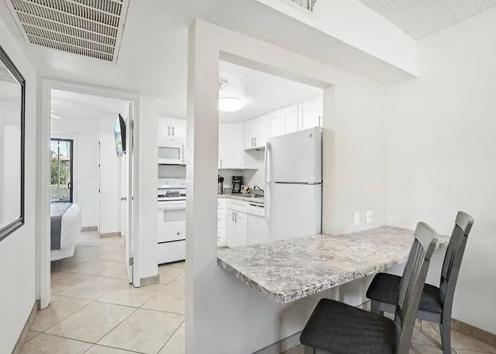 235 Fully Furnished 1br Suite-outdoor Pool *